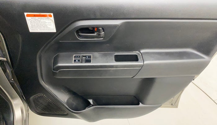 2020 Maruti New Wagon-R LXI CNG (O) 1.0, CNG, Manual, 67,693 km, Driver Side Door Panels Control
