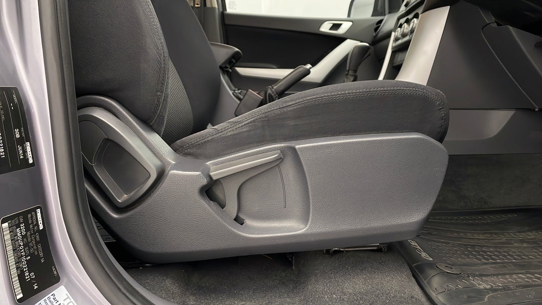 2014 Mazda BT-50 Xtr Hi-rider (4x2), Automatic, 95387 km, Drivers Side Adjustment Panel