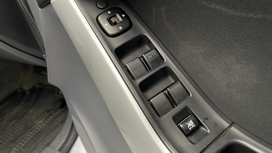 2014 Mazda BT-50 Xtr Hi-rider (4x2), Automatic, 95387 km, Drivers Side Door Panel Controls