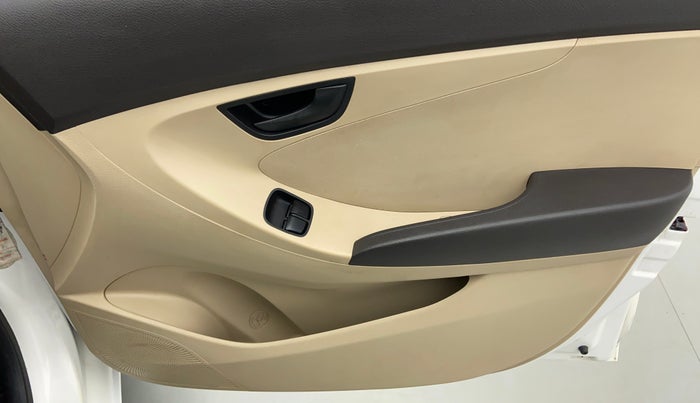 2015 Hyundai Eon ERA PLUS, Petrol, Manual, 37,138 km, Driver Side Door Panels Controls