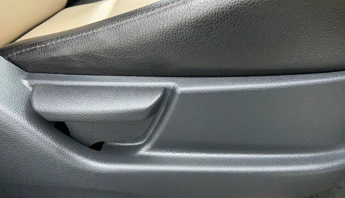 2015 Hyundai Eon ERA PLUS, Petrol, Manual, 37,138 km, Driver Side Adjustment Panel