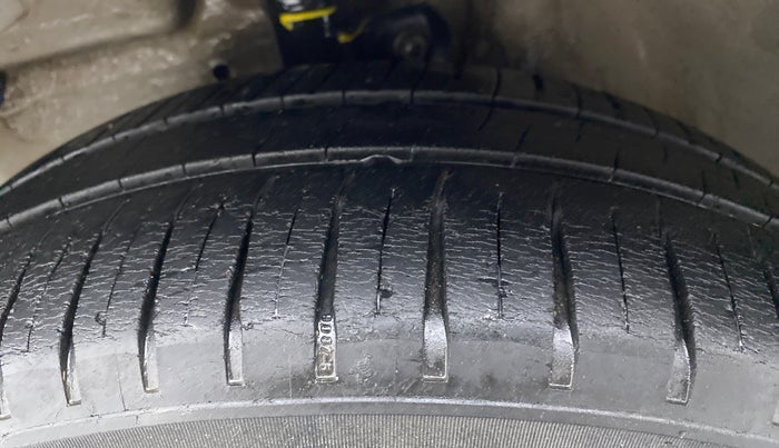 2017 Maruti Celerio VXI d, Petrol, Manual, 94,230 km, Left Front Tyre Tread