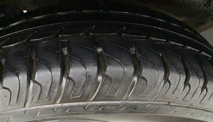 2014 Maruti Wagon R 1.0 VXI, Petrol, Manual, 18,881 km, Left Front Tyre Tread