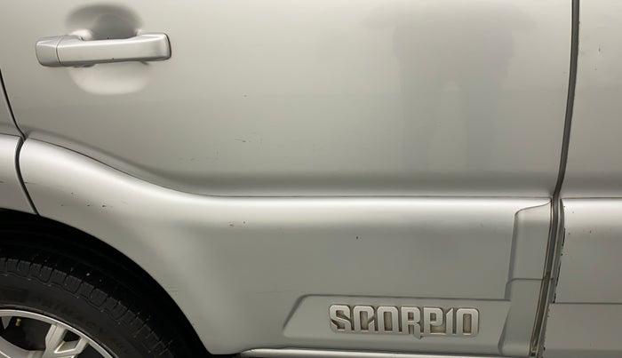 2017 Mahindra Scorpio S10 2WD INTELLI-HYBRID, Diesel, Manual, 1,24,898 km, Right rear door - Minor scratches