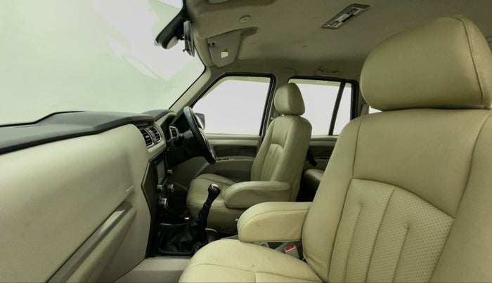 2017 Mahindra Scorpio S10 2WD INTELLI-HYBRID, Diesel, Manual, 1,24,898 km, Right Side Front Door Cabin