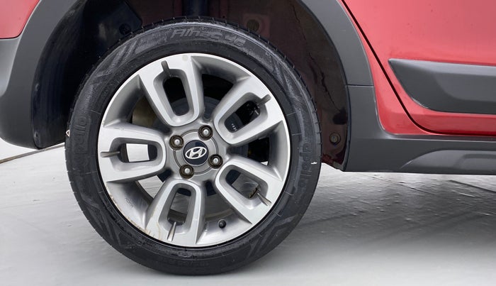 2018 Hyundai i20 Active 1.2 SX, Petrol, Manual, 30,569 km, Right Rear Wheel