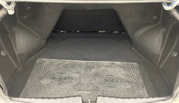 2009 Tata Manza AURA SAFIRE BS III, Petrol, Manual, 44,780 km, Boot Inside