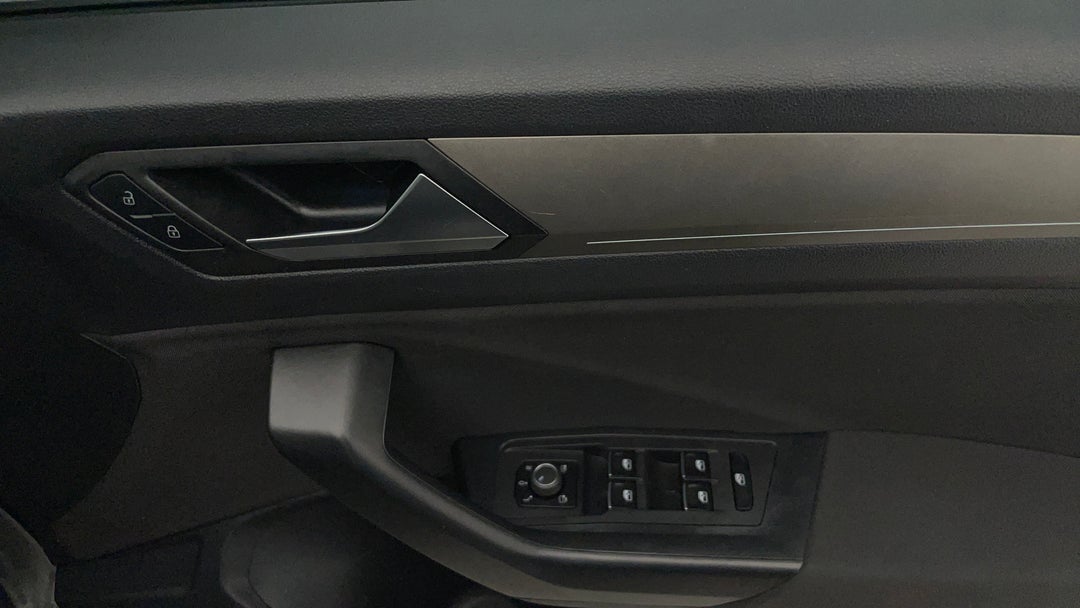 2021 Volkswagen T-roc 110tsi Style, Automatic, 40004 km, Drivers Side Door Panel Controls