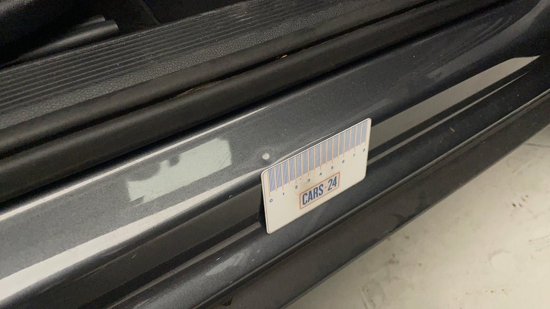 2021 Volkswagen T-roc 110tsi Style, Automatic, 40004 km, Door Sills Front RHS Dent