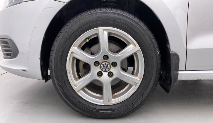 2012 Volkswagen Vento TRENDLINE 1.6, Petrol, Manual, 82,025 km, Left Front Wheel