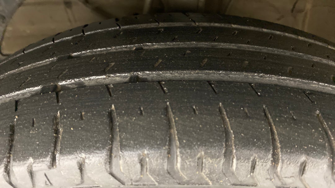 Left Front Tyre Tread