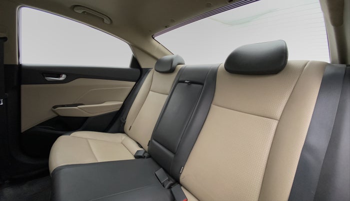 2018 Hyundai Verna 1.6 SX VTVT AT (O), Petrol, Automatic, 24,481 km, Right Side Rear Door Cabin