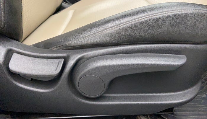 2018 Hyundai Verna 1.6 SX VTVT AT (O), Petrol, Automatic, 24,481 km, Driver Side Adjustment Panel