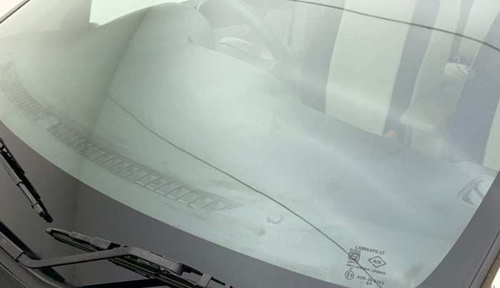 2015 Maruti Ciaz VXI, Petrol, Manual, 41,599 km, Front windshield - Minor spot on windshield