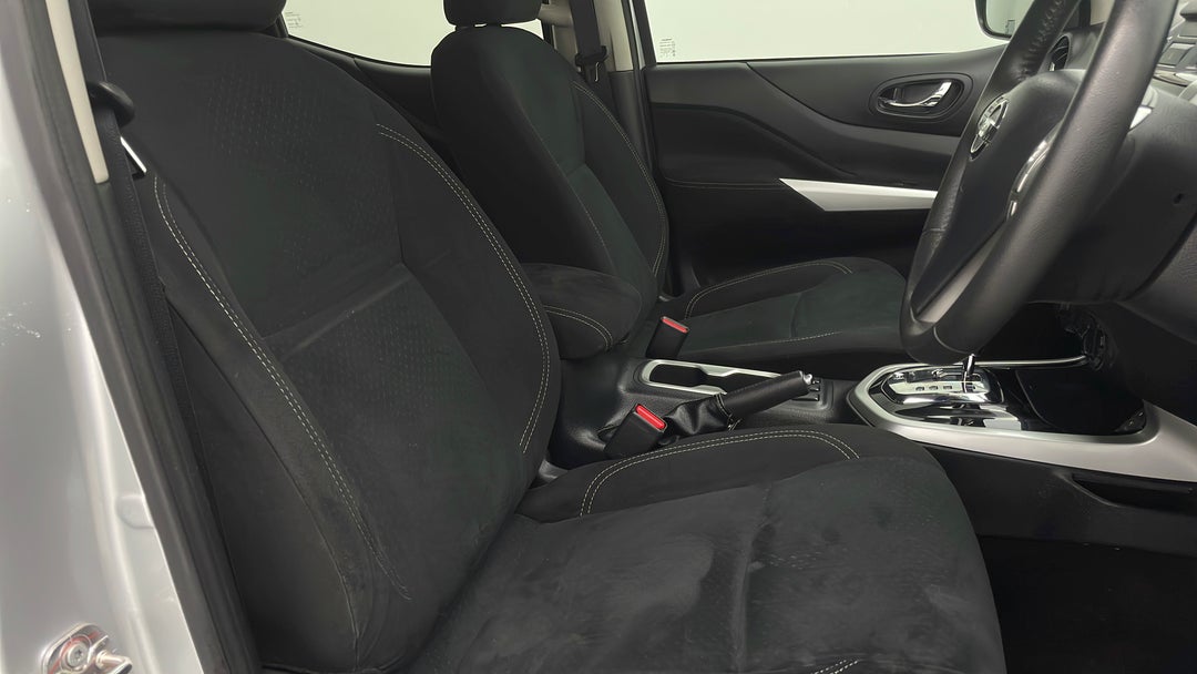 2016 Nissan Navara St (4x4), Automatic, 82420 km, Right Side Front Door Cabin View