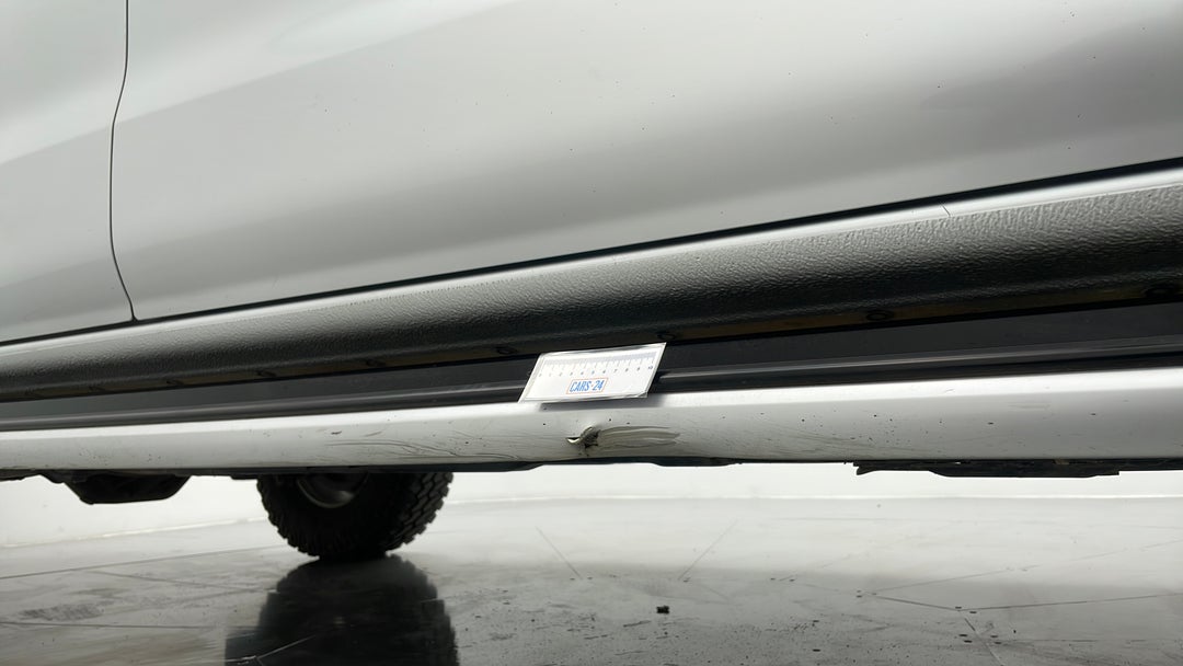 2016 Nissan Navara St (4x4), Automatic, 82420 km, Door Sills Front RHS Dent