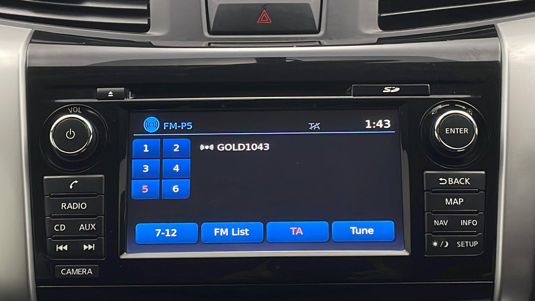 2016 Nissan Navara St (4x4), Automatic, 82420 km, Infotainment System