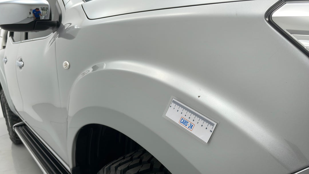 2016 Nissan Navara St (4x4), Automatic, 82420 km, Quarter Panel Front RHS Guard Chip