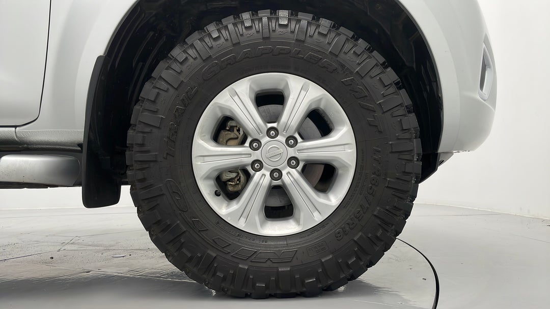 2016 Nissan Navara St (4x4), Automatic, 82420 km, Right Front Wheel