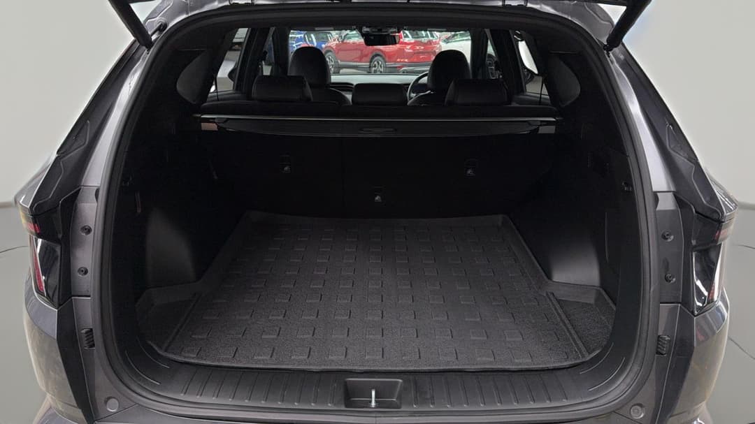 2023 Hyundai Tucson Highlander N Line (AWD) No Srf, Automatic, 54864 km, Boot Inside View