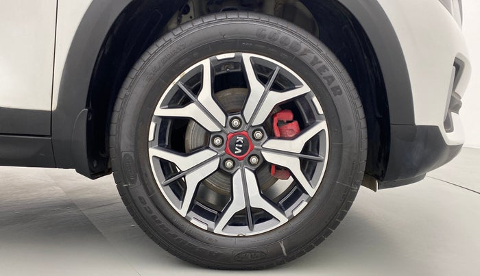 2019 KIA SELTOS GTX 1.4 GDI AT PETROL, Petrol, Automatic, 15,890 km, Right Front Wheel