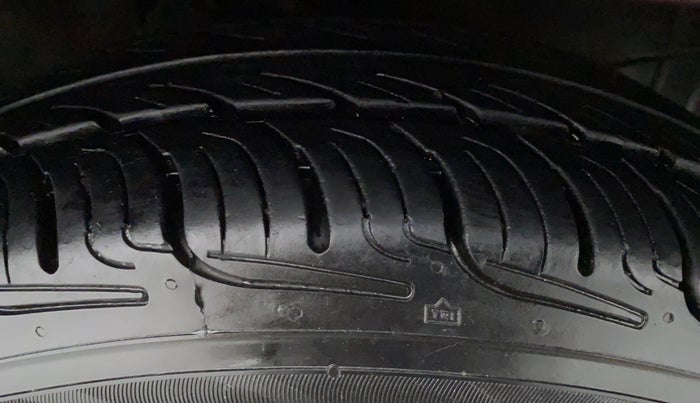 2014 Hyundai i10 SPORTZ 1.1 IRDE2, Petrol, Manual, 47,255 km, Right Front Tyre Tread