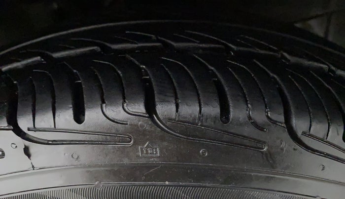 2014 Hyundai i10 SPORTZ 1.1 IRDE2, Petrol, Manual, 47,255 km, Left Front Tyre Tread