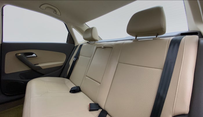 2016 Volkswagen Vento HIGHLINE 1.2 TSI AT, Petrol, Automatic, 64,173 km, Right Side Rear Door Cabin