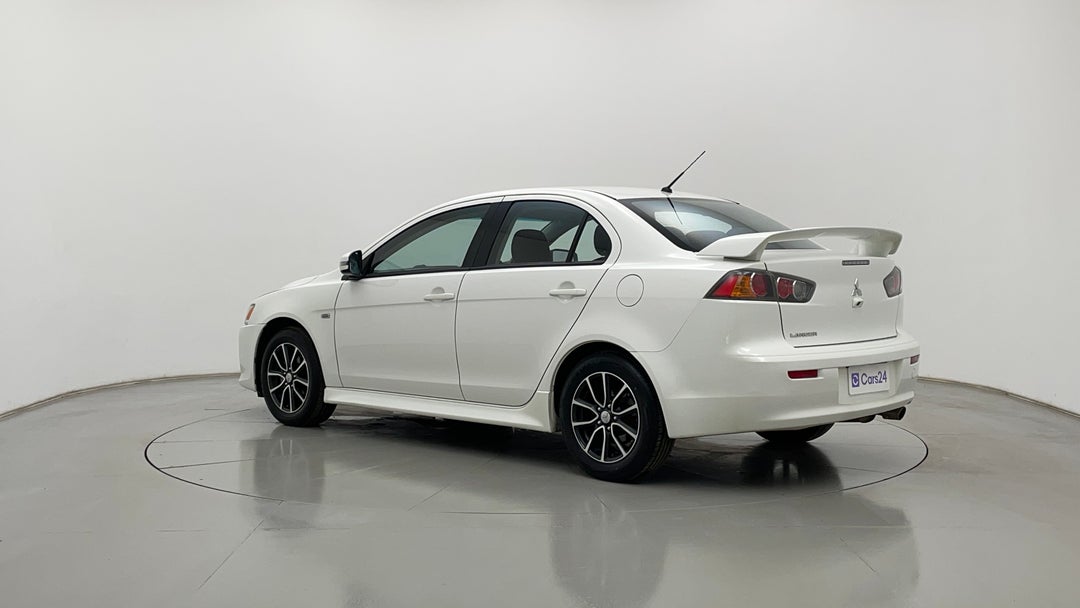 Left Back Diagonal (45- Degree) View