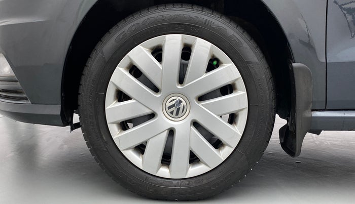 2017 Volkswagen Ameo COMFORTLINE 1.2, Petrol, Manual, 30,276 km, Left Front Wheel