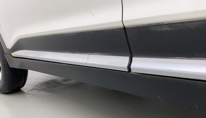 2016 Hyundai Creta SX PLUS 1.6 PETROL, Petrol, Manual, 91,001 km, Left running board - Cladding has minor damage