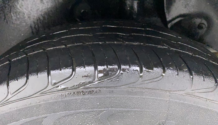 2016 Hyundai Creta SX PLUS 1.6 PETROL, Petrol, Manual, 91,001 km, Left Rear Tyre Tread