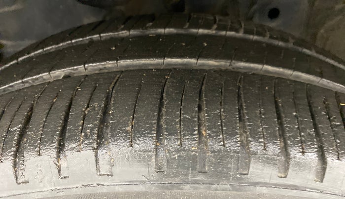 2017 Honda Jazz 1.2 SV MT, Petrol, Manual, 18,264 km, Left Front Tyre Tread