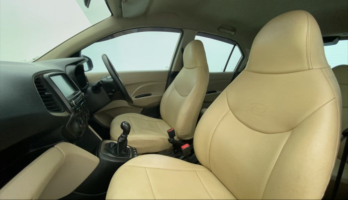 2019 Hyundai NEW SANTRO SPORTZ CNG, CNG, Manual, 58,031 km, Right Side Front Door Cabin