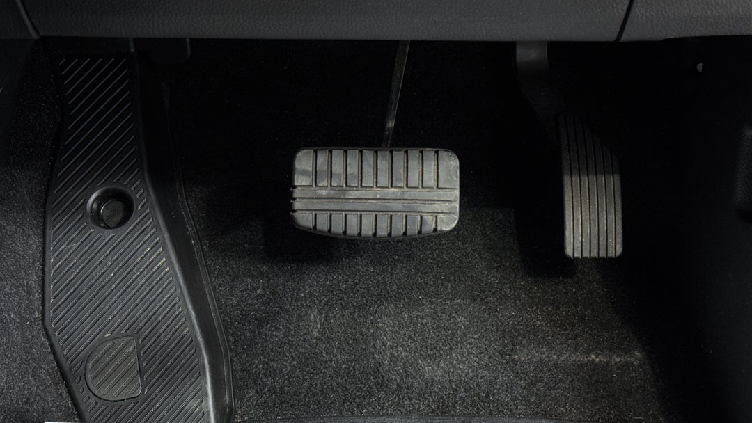 2023 Mitsubishi Eclipse Cross Es (2WD), Automatic, 39748 km, Pedals and Footmat