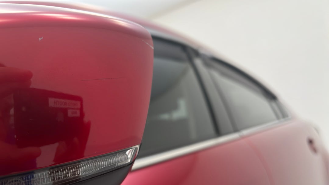 Side Mirrors Housing LHS Scratch