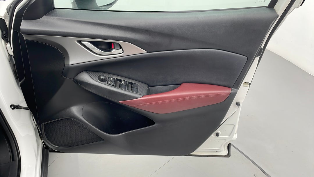 2017 Mazda CX-3 S Touring (fwd), Automatic, 91597 km, Speaker View