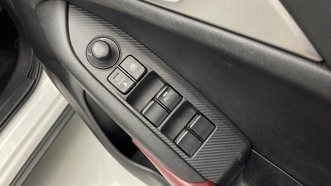 2017 Mazda CX-3 S Touring (fwd), Automatic, 91597 km, Drivers Side Door Panel Controls