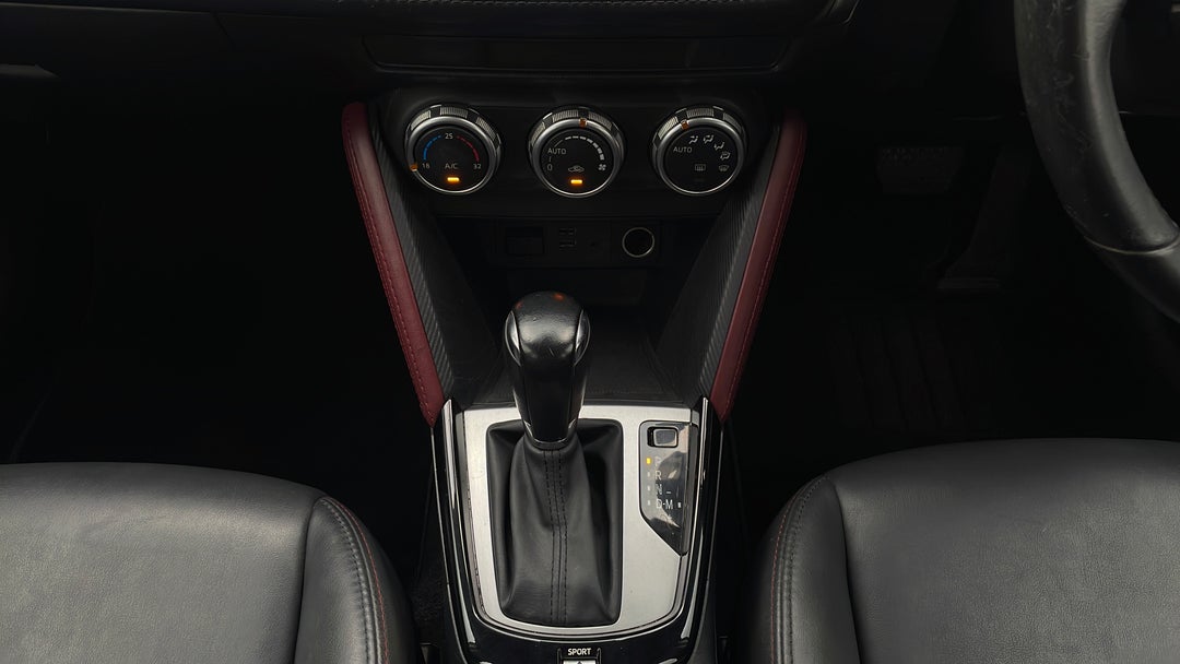 2017 Mazda CX-3 S Touring (fwd), Automatic, 91597 km, Gear Lever 