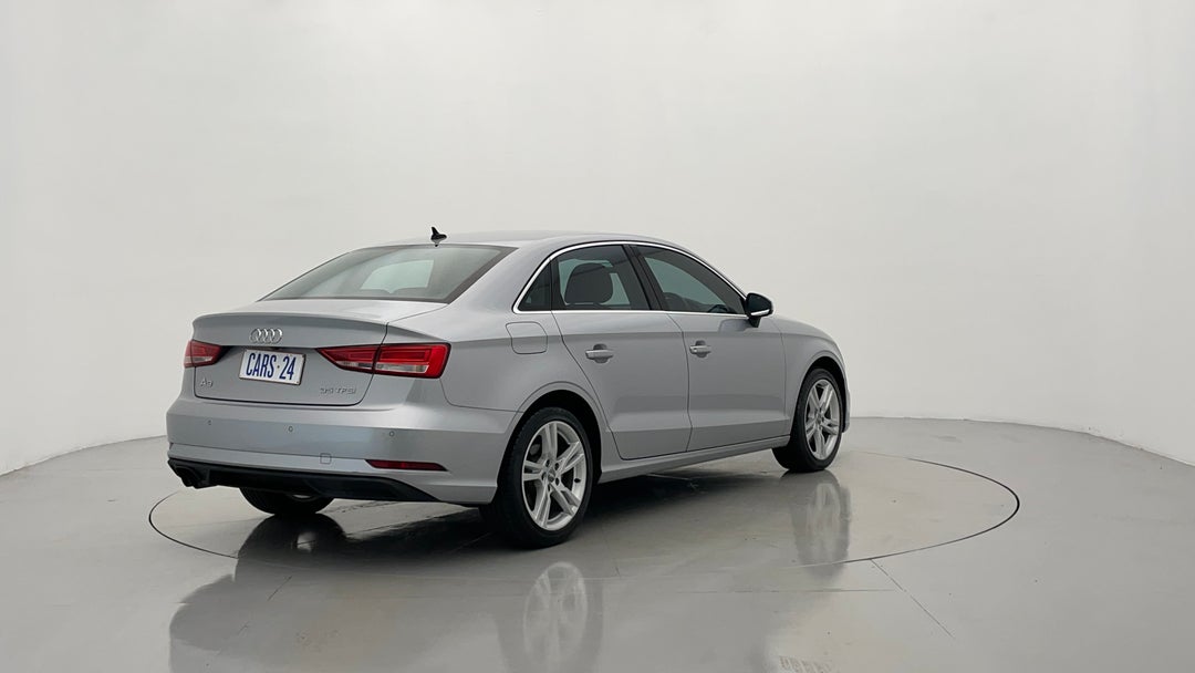 Right Back Diagonal (45- Degree) View