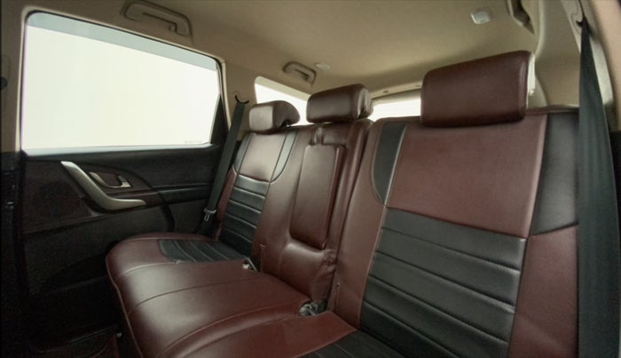 2015 Mahindra XUV500 W6, Diesel, Manual, 59,225 km, Right Side Rear Door Cabin