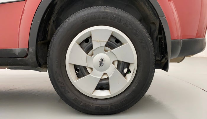 2015 Mahindra XUV500 W6, Diesel, Manual, 59,225 km, Left Rear Wheel