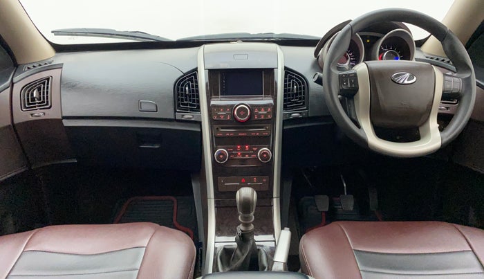 2015 Mahindra XUV500 W6, Diesel, Manual, 59,225 km, Dashboard