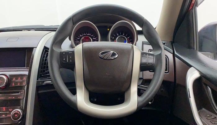 2015 Mahindra XUV500 W6, Diesel, Manual, 59,225 km, Steering Wheel Close Up