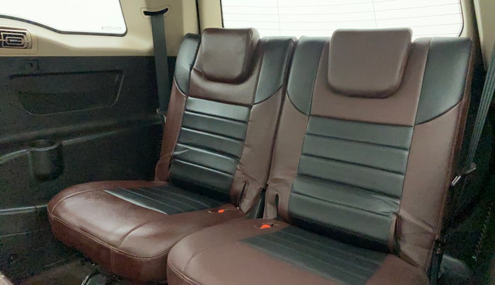 2015 Mahindra XUV500 W6, Diesel, Manual, 59,225 km, Third Seat Row ( optional )