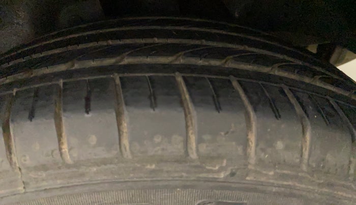 2018 Hyundai Creta E PLUS 1.6 PETROL, Petrol, Manual, 28,872 km, Left Front Tyre Tread