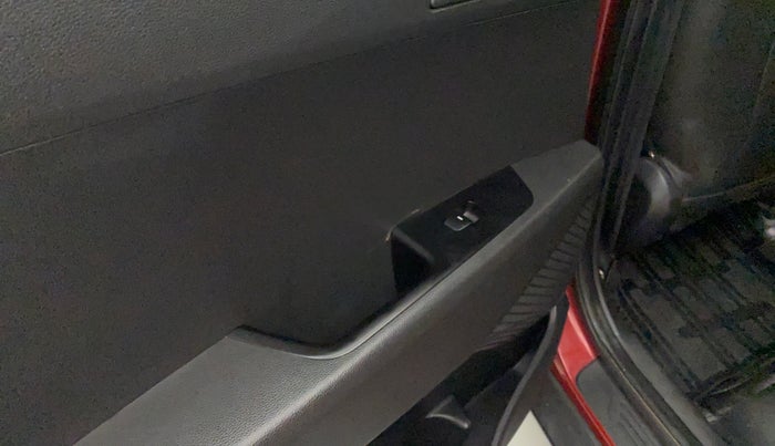 2018 Hyundai Creta E PLUS 1.6 PETROL, Petrol, Manual, 28,872 km, Left rear window switch / handle - Switch/handle not functional