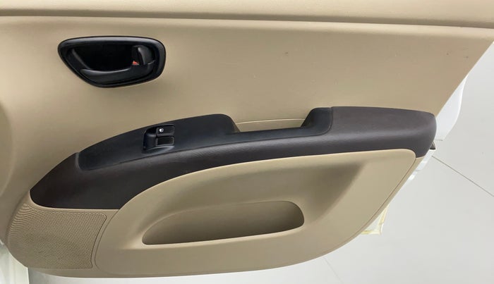 2013 Hyundai i10 ERA 1.1 IRDE, Petrol, Manual, 17,361 km, Driver Side Door Panels Control