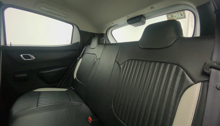 2019 Renault Kwid RXT 1.0 AMT (O), Petrol, Automatic, 33,830 km, Right Side Rear Door Cabin