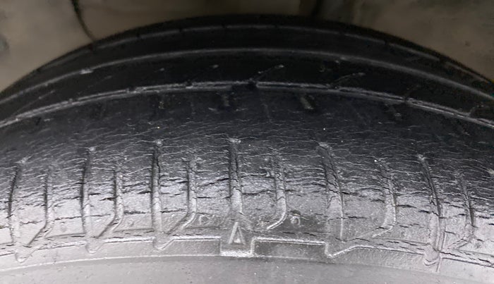 2017 Hyundai Elite i20 ASTA 1.2, Petrol, Manual, 52,610 km, Left Front Tyre Tread